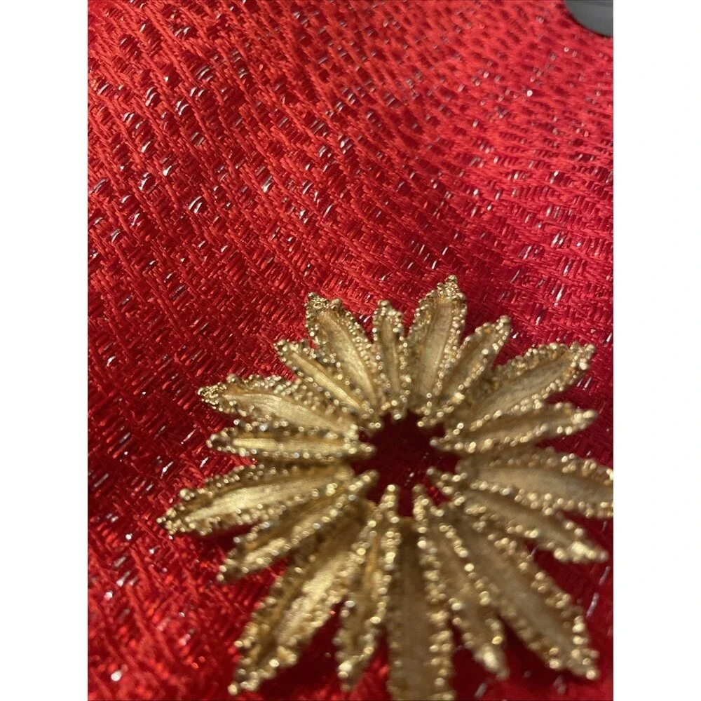 Vintage 70s AVON Gold Tone Textured  Flower Star / Sun Burst Brooch Pin Signed